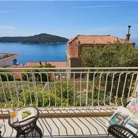 3 Bedroom Apartment with 2 Balconies near Dubrovnik Old Town, Sleeps 5-6
